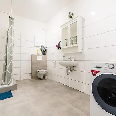 Comodo Apartments - Free Parking * זולינגן
